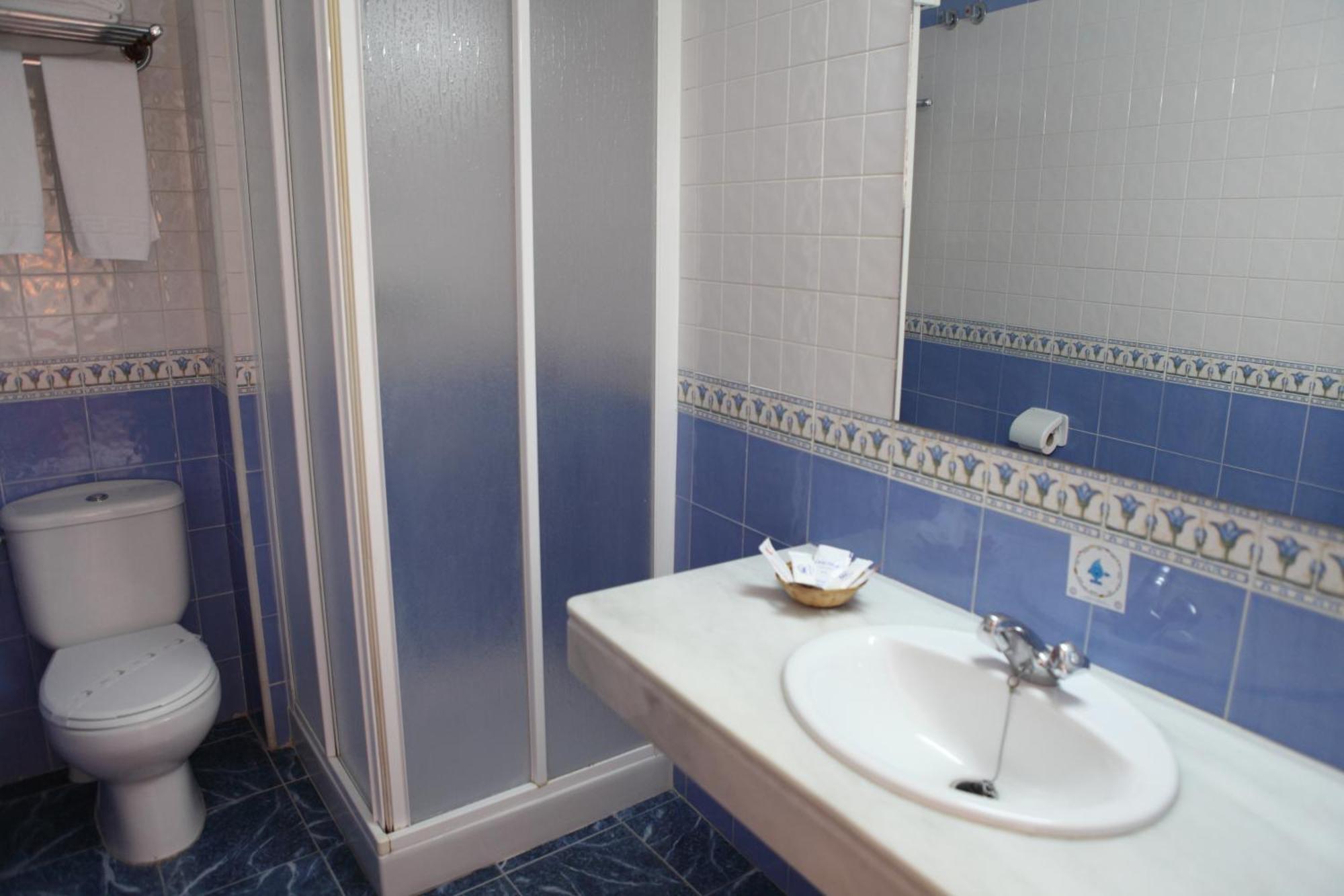 Double or Twin Room Extra Bed,117496435:JPEG